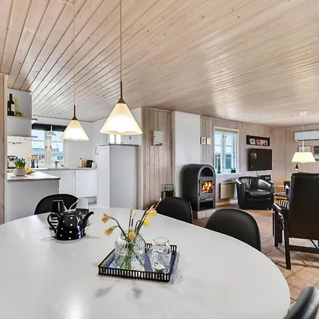 3 Bedroom Gorgeous In Hvide Sande Bjerregård