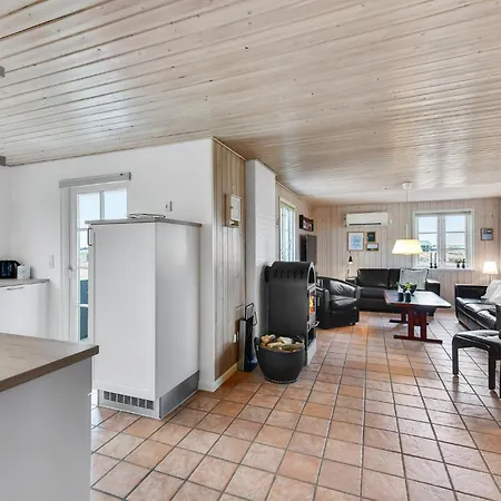 3 Bedroom Gorgeous In Hvide Sande Bjerregård