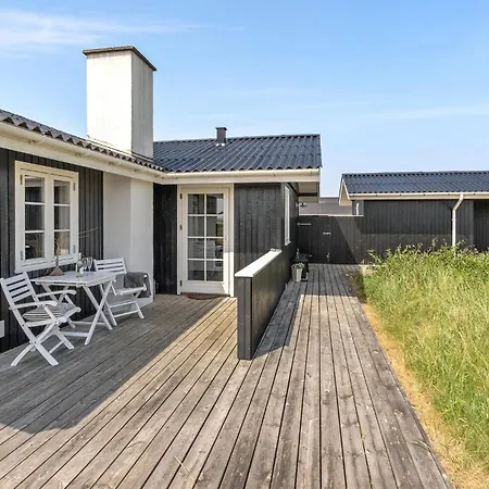 Nyaraló 3 Bedroom Gorgeous In Hvide Sande *